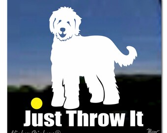 Bara kasta den | NickerStickers® självhäftande vinyldekal med Goldendoodle-motiv