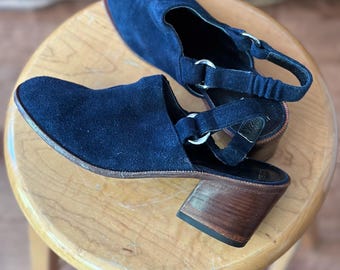 Vintage Mules en daim bleu marine à brides arrière Chaussures en cuir à talons carrés