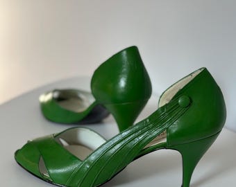 Vintage Green Leather Peep Toe Pumps