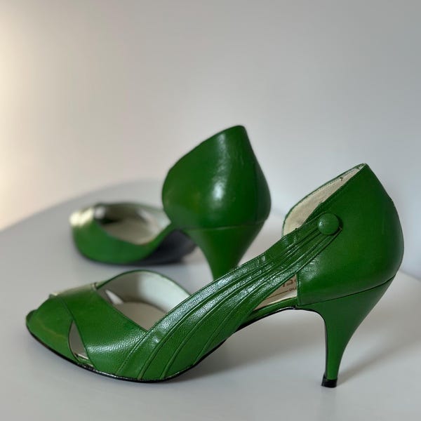 Vintage Green Leather Peep Toe Pumps