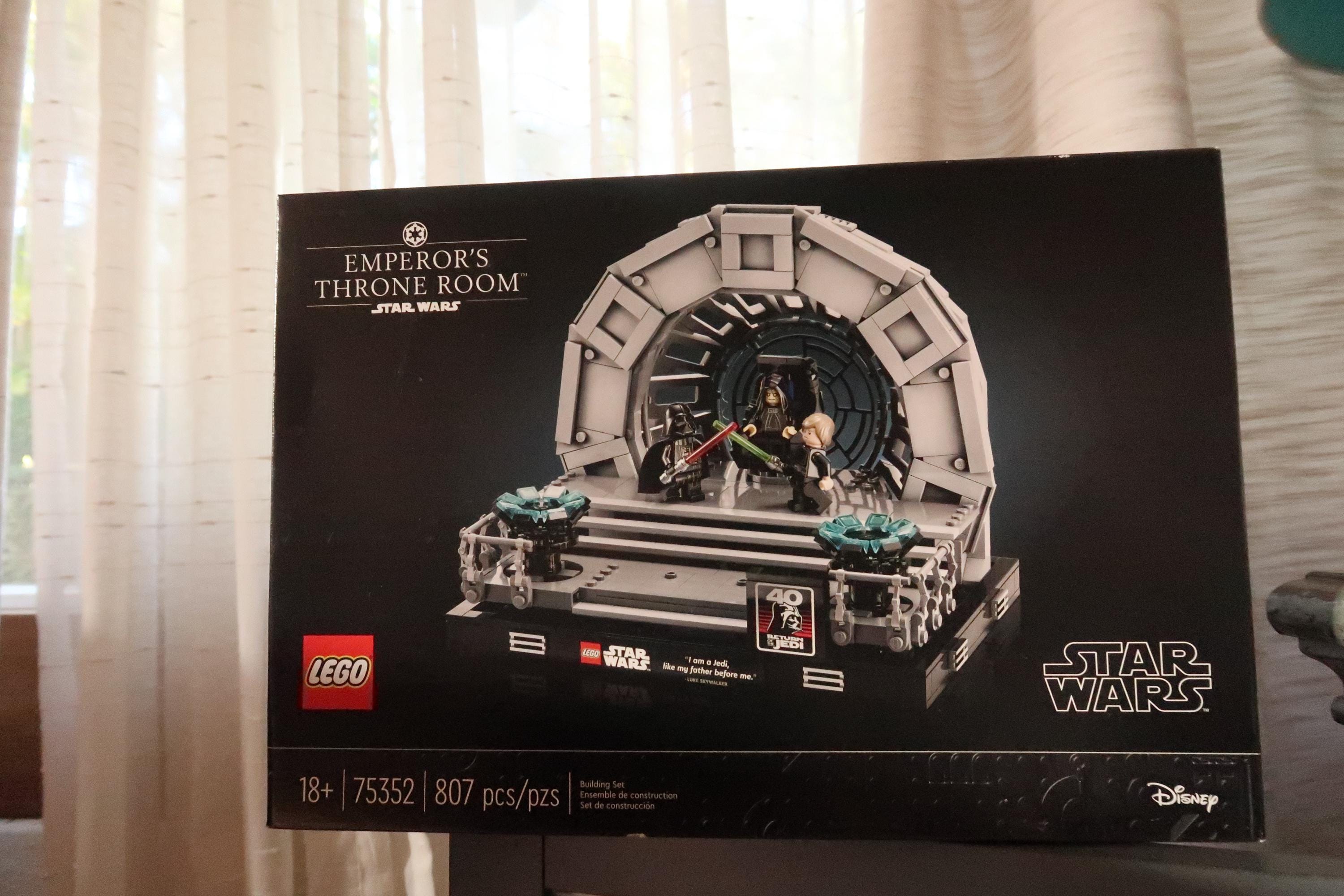 レゴ 75352 皇帝の玉座の間ジオラマ – スターウォーズ ディスプレイ