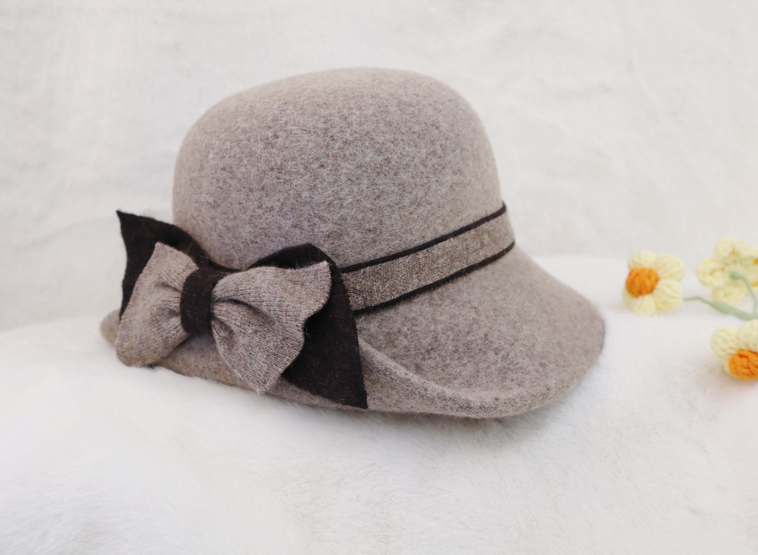 100% Wool Cloche Bucket Hat Vintage Bow Accent Winter  display picture 2