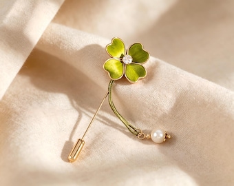 Seidenklee Brosche, vierblättrige Glücksbrosche für Hochzeitstag, elegantes Accessoire am Revers