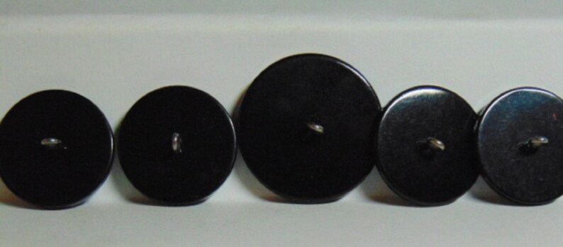 Vintage CLASSIC Set of 5 Simple Black Smooth Flat Coat Buttons 1 Lg 4 ...