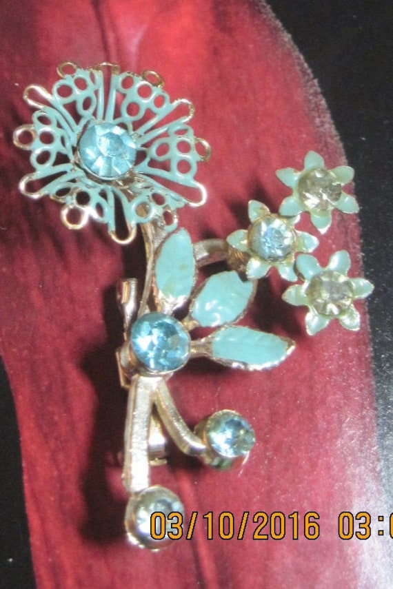 Vintage ROMANTIC Gold & Enamel, Lt.Aqua Blue 3D C… - image 1