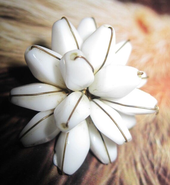 Vintage GORGEOUS 50's White Milk Glass & Gold Wire Flower Cluster Button Style Clip Earrings..#8452..Gift 4 Mom,Gift 4 Her,Office or Play View 2