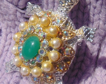 Vintage ROMANTIC BEAUTIFUL Silver Textured Turtle w/ Pearls,Crystals,Green Jade Brooch....#3118.Gift 4 Mom,Gift 4 Her
