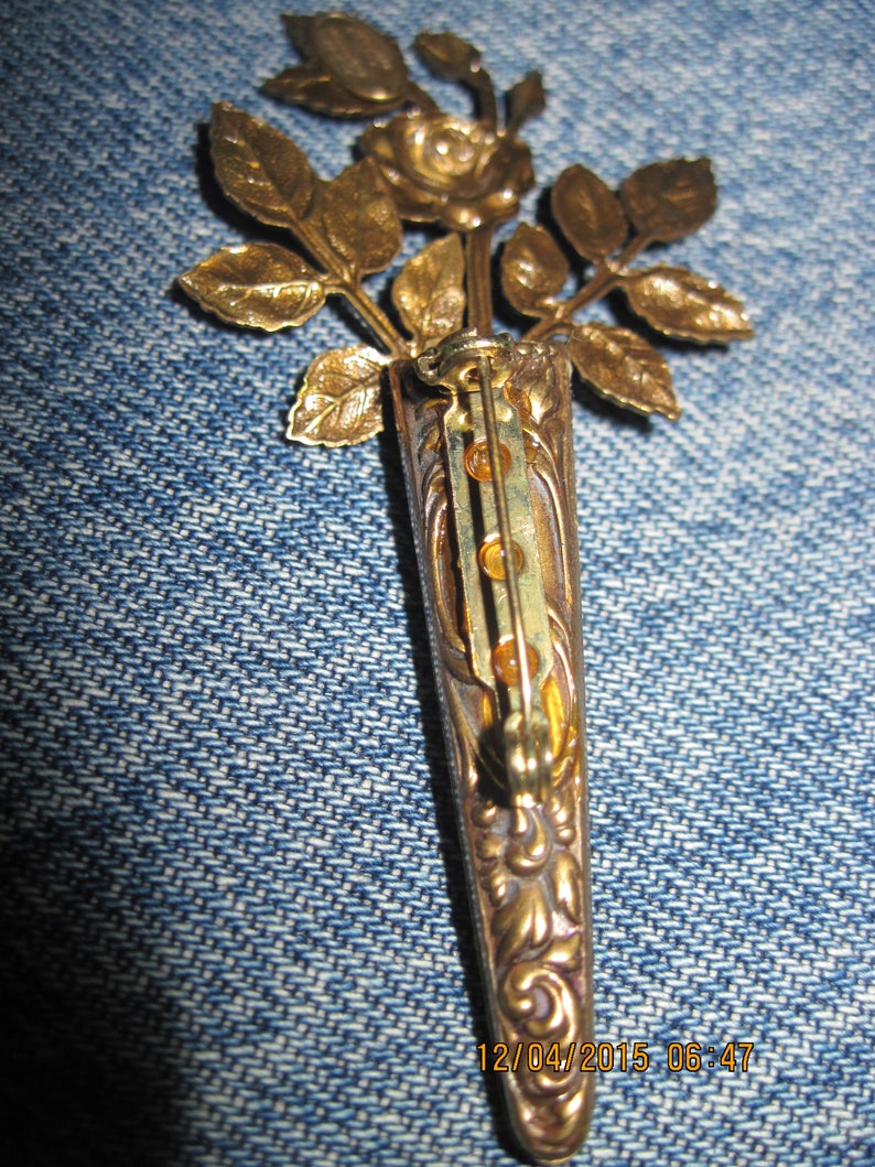 Vintage BEAUTIFUL HIDDEN HEART Gilt GoldCopper Bouquet in Vase Accented Crystal,Faux Pearl Pin..#8240..Gift 4 Mom,Gift 4 Her,Office or Play