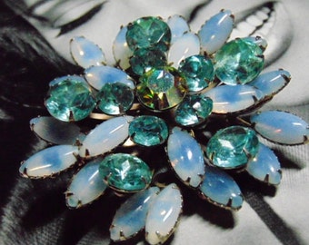 Antique ELEGANT 40's Fancy Art Deco Blues w/ Opalescence Crystal Flower Brooch..3211..Elegant,Gift 4 Valentine's,Gift 4 Mom,Retro Jewelry,