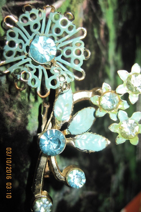 Vintage ROMANTIC Gold & Enamel, Lt.Aqua Blue 3D C… - image 3