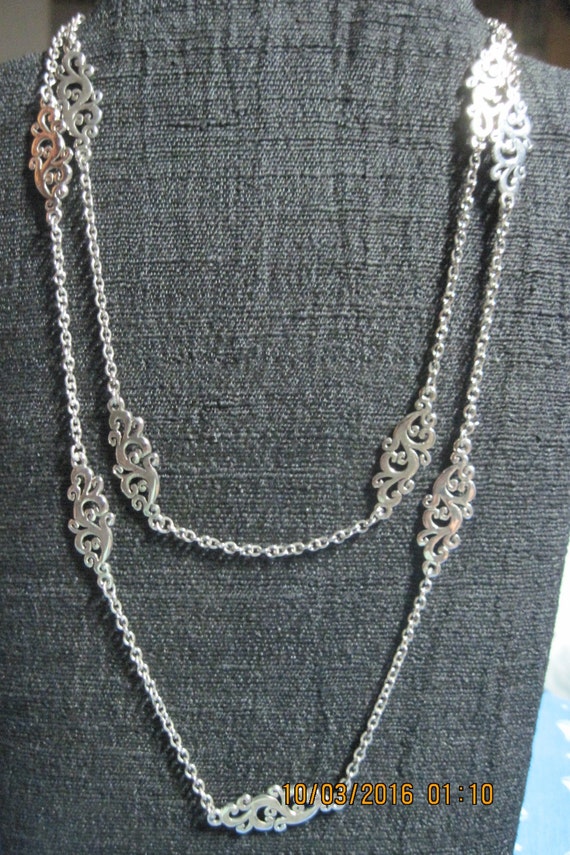 Vintage Beautiful Cookie Lee Long Silver Chain & F