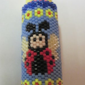 BEAUTIFUL Handmade Peyote Daisy and Lady Bug Lined Lip Balm Case...with Lip Balm!...ORIGINAL DESIGN...1559h...