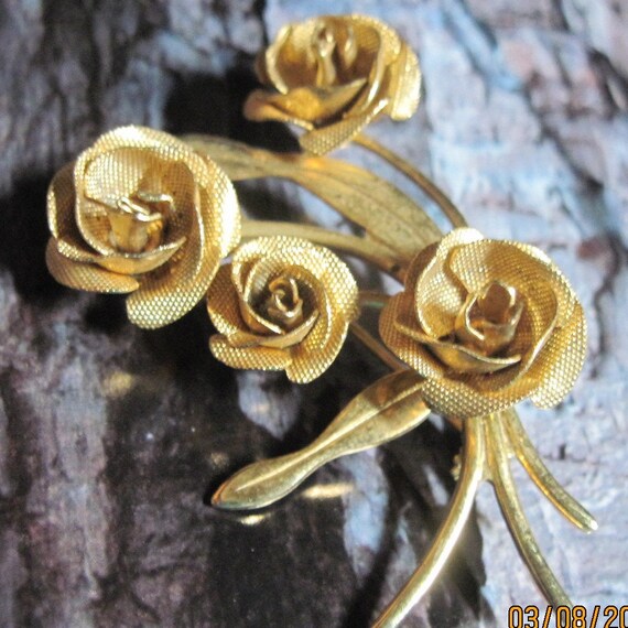 Vintage BEAUTIFUL Gold Stem & Mesh Flower Bouquet Bro… Gem