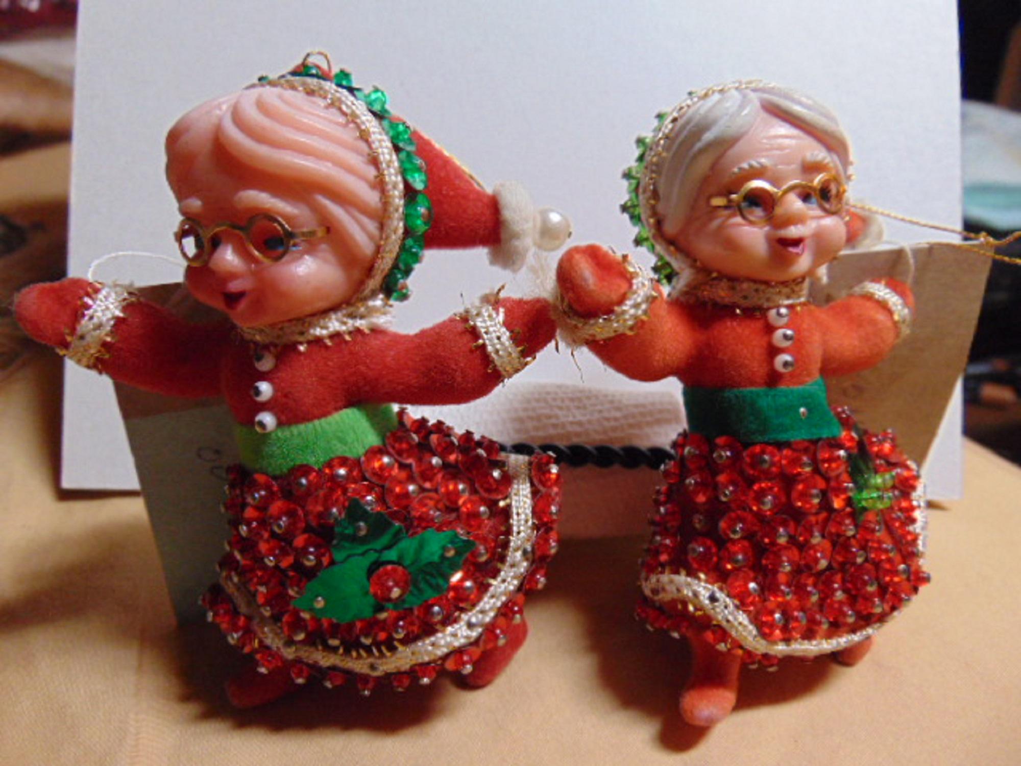Vintage BEAUTIFUL Hand Crafted Beaded & Sequined Mrs. Claus