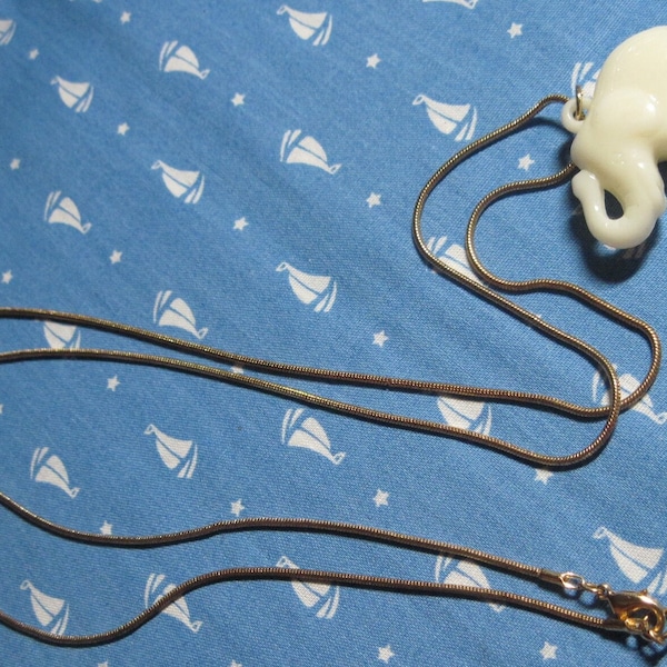 Vintage BEAUTIFUL Long Gold Cable Chain w/ White 'Good Luck' Elephant Necklace..197A....High End Top Quality