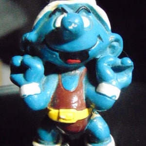 Vintage Weightlifter Smurf...missing barbell/weights..1980...Peyo...Hong Kong