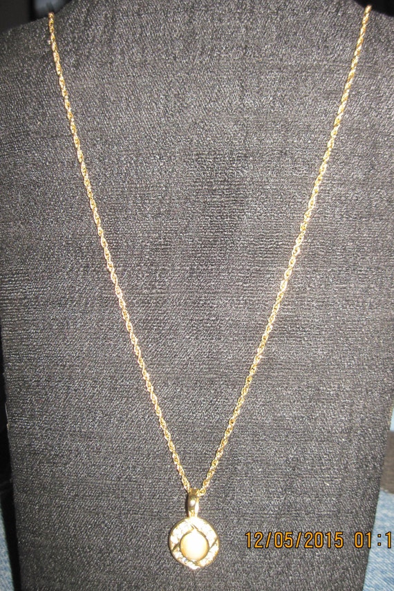 Vintage GORGEOUS TRIFARI Gold Dainty Long Chain w… - image 1