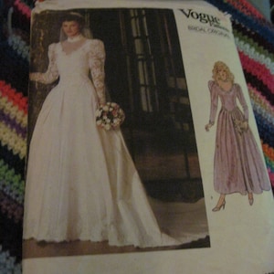 Vintage VOGUE Pattern #1092.......sz.12....Bridal Dress & Petticoat......#128...