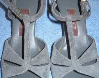 Beautiful VINTAGE 60's/70's Hush Puppies Pewter Open Toe Sandals Leather Low Heel Shoes....8 1/2 N..OBO...