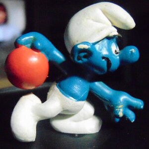 Vintage Bowling Smurf..1979...Peyo...Hong Kong