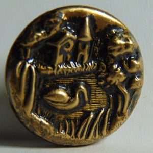 Antique TERRIFIC 1910-20 Brass Picture Button w/Duck in Pond Farmhouse Scene.. #4317b