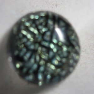 VINTAGE BEAUTIFUL Iridescent Green DICHROIC Art Glass Studio Button....#2247
