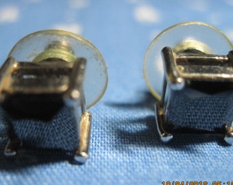 Vintage BEAUTIFUL Elegant Small Silver & Faceted Black Glass Square Stud Earrings-9958-Gift 4 Woman,Office or Play,Elegant Jewelry