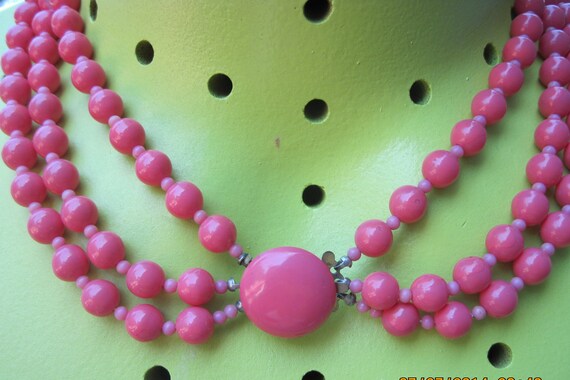 Vintage 50's/60's BEAUTIFUL JAPAN Hot Pink Lucite… - image 5