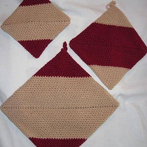 HAND Crocheted Potholders..Set of 3 Beige & Rust..3 Sizes,3 Pot/Skillet Sizes,Hand Size..Stackable or Hang...Kitchen Decor,Housewarming Gift