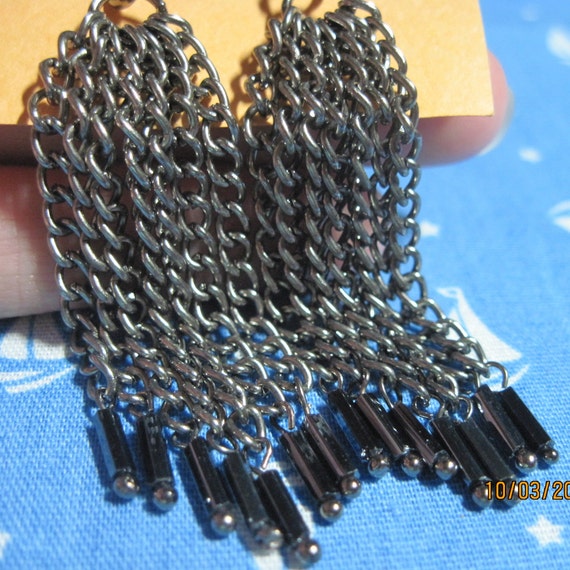 Avon Retro Vintage Faceted Bead Earrings – Black Gunmetal & Hematite – Teardrop Floral Star Drop Studs