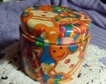 VINTAGE AVON Gingerbread Man 'Gingerbread Treats' Metal Candle Holder/Tin Box w/ Lid..marked AVON... Home Decor,Christmas Decor