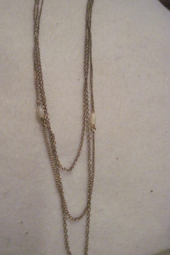 Vintage PRETTY Avon Gilded Gold 3 Strands w/ Mothe