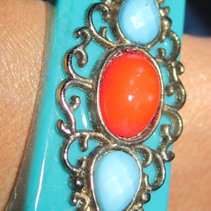 Vintage GORGEOUS 80&#39;s Faux Turquoise Thick Chunky Square Lucite &#39;Jeweled&#39; Bangle Bracelet-9900...Retro Jewelry,Summer Wear,Spring Colors