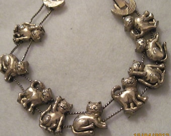 Vintage PRETTY KOOL Gold Cat Kitty Kat Slider Bracelet ...#5877...Friends/Elegant/Wedding/Evening Wear/Church Wear