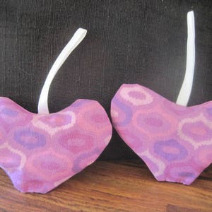 COUNTRY Chic Hand Made Set of 2 Lavender/Purple Abstract Print REAL LAVENDER Filled Heart Shaped Sachets w/ Hangers...one of a kind set