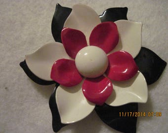 Vintage GORGEOUS 1960's BIG Red,White Blue Enamel Metal Flower Brooch....#7599...Elegant Jewelry,Holiday Jewelry,Gift for Her,High Quality