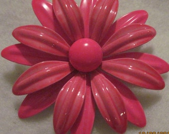 Vintage STUNNING 60's 2 Toned HOT Pink Flower Metal Brooch...#6064...Retro Jewelry,Flower Power,Classic 60's,Flower Lover,High End Jewelry