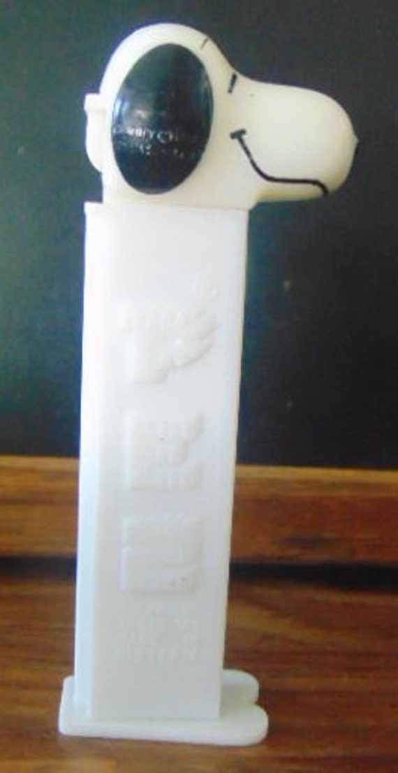AWESOME & CUTE Vintage Snoopy Pez Dispenser 1958-1966