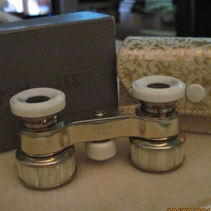Vintage STUNNING Mother of Pearl Opera Glasses w/ Case in Original box...FREE Shipping