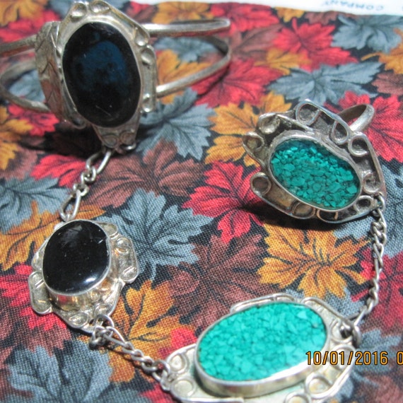 Vintage GORGEOUS Silver,Green Turquoise & Onyx SL… - image 7