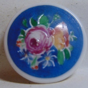 ANTIQUE PRETTY Late 1880&#39;s- Early 1900&#39;s French White Porcelain Button w/ Handpainted Flower Bouquet.....#1519