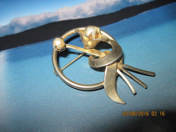 Vintage PIN BLUE RHINESTONES Circling Pearl Faux Art Deco 40/'s