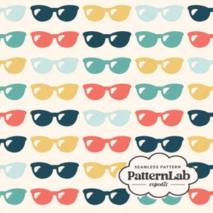Op de afbeelding: Naadloos patroon van zonnebrillen in verschillende kleuren, waaronder blauw, geel, rood en turquoise, op een crèmekleurige achtergrond. De tekst "PatternLab repeats" staat in een wolk.
