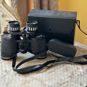 Vintage SEARS Quick Focus Binoculars With Carry Case