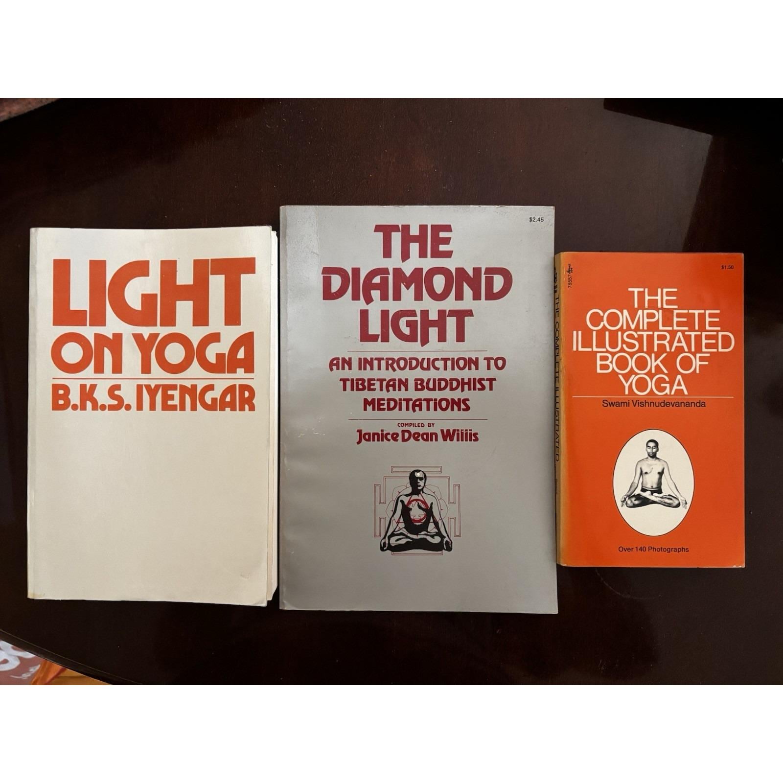 Vintage yoga book - Etsy 日本