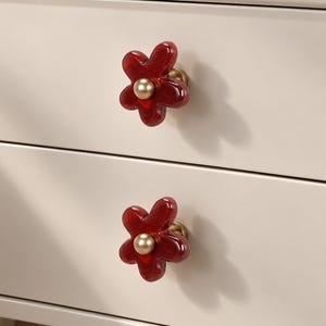 Natural Crystal Flower Drawer Knob,  Cabinet Pull, Stone Dresser Knob, Floral Furniture Handle