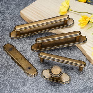 Vintage Antique Brass Cabinet Pulls with Backplate, Retro Drawer Knobs, Farmhouse Kitchen Cabinet Handles