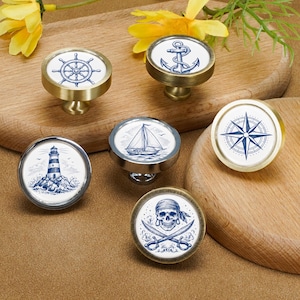 Pomelli per mobili in stile nautico - Maniglie per cassetti con motivi costieri per case al mare, camerette a tema pirati e decorazioni oceaniche.
