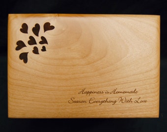 Scatola per ricette personalizzata con incisione laser.