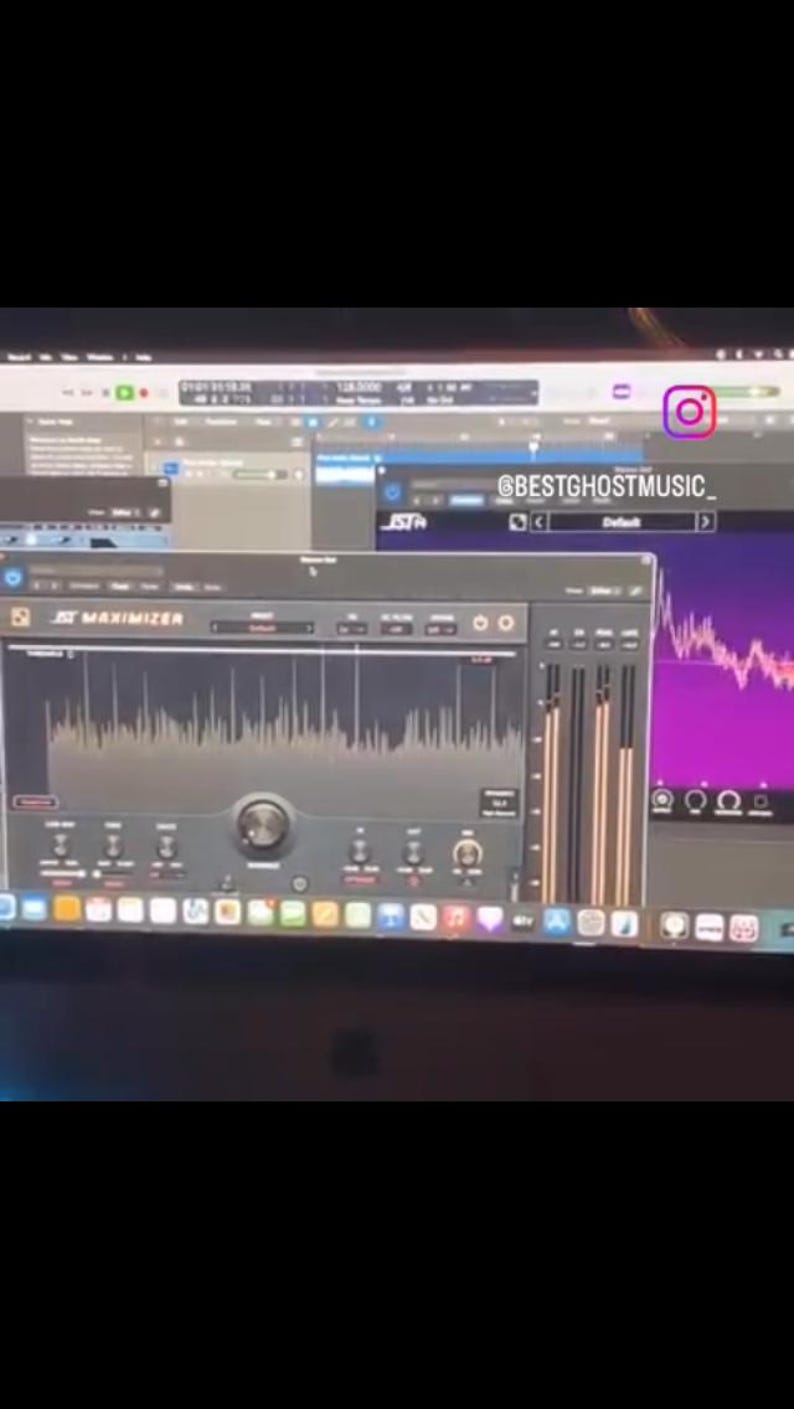 Puede incluir: Pantalla de ordenador que muestra un software de edici&oacute;n de audio. La interfaz muestra una forma de onda, un ecualizador y otras herramientas de procesamiento de audio. El identificador de Instagram @BESTGHOSTMUSIC_ es visible.